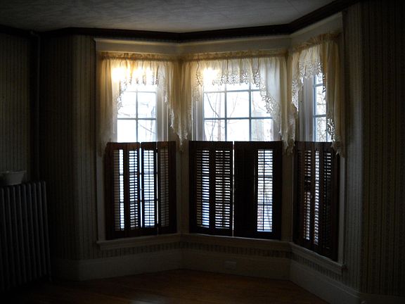 Bay Windowed Family Room/Dining Room