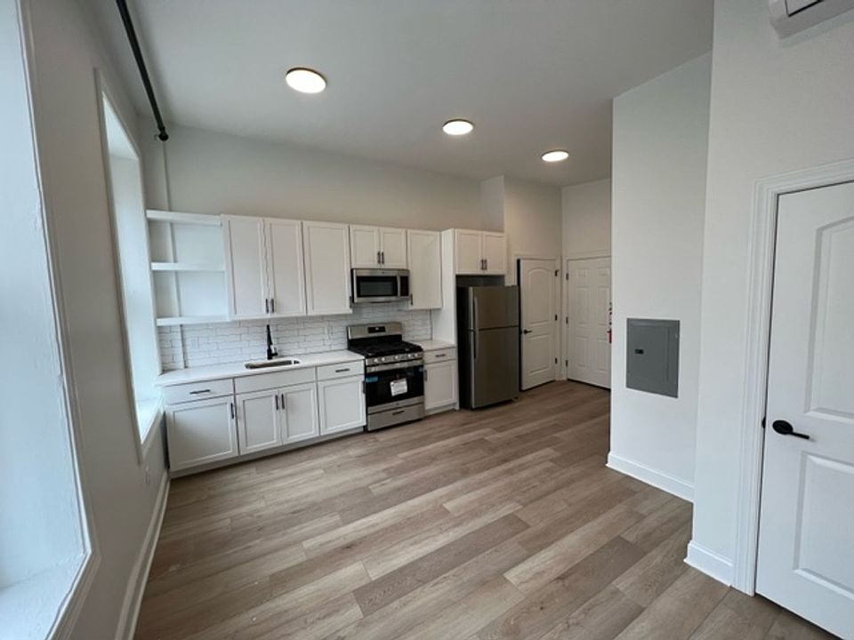 1st image of 115 Northampton St #205