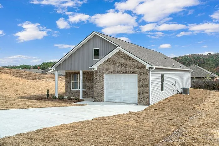 490 Woodland Cir — Photo 4