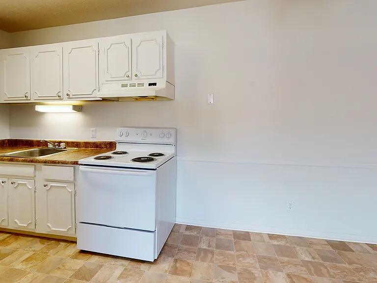 Kendall Manor Apartments — Photo 12