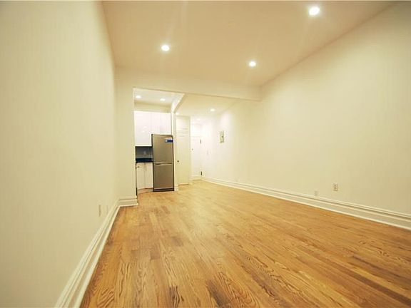 4th image of 21 Gramercy Park S APT 1C