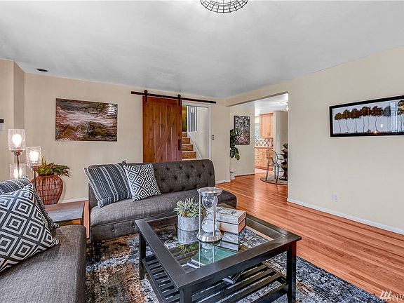 5th image of 12303 18th Ave NE