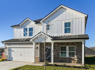 102 Fernbank Ln, Clarksville, TN 37043