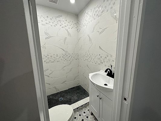 3rd image of 1425 Kings Hwy Suite 2