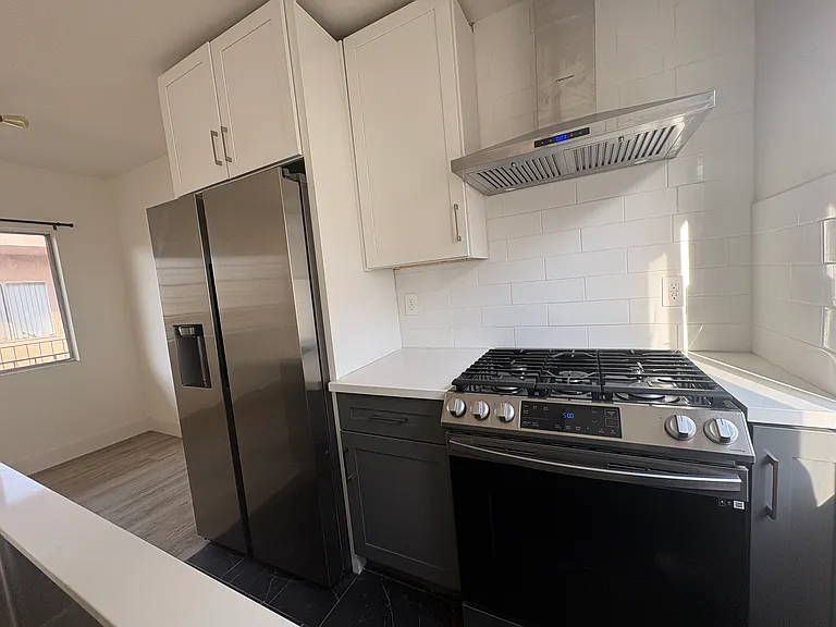 2176 Venice Blvd #11 — Photo 7