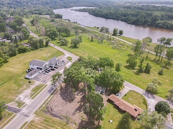 2nd image of 7205 Lake Dr