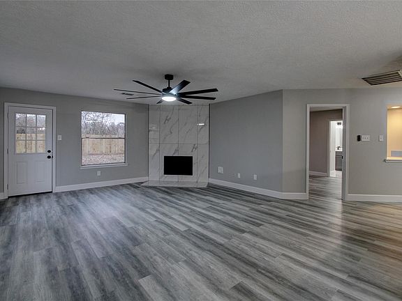 3rd image of 3646 Nutwood Ln