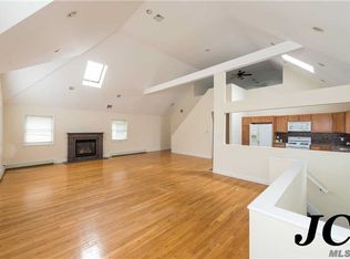 306 Roosevelt Blvd, Long Beach, NY 11561