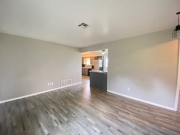 5th image of 4212 Sunnyview Dr