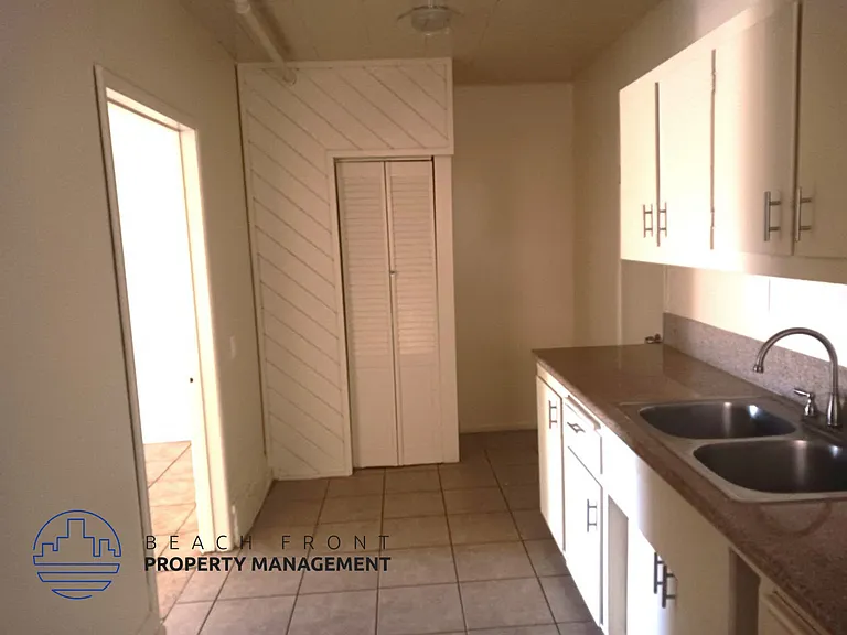 2609 Voorhees Ave — Photo 11