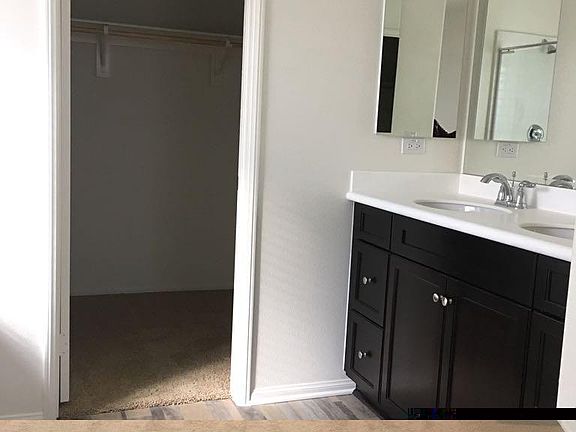 5th image of 2476 E Bennington St