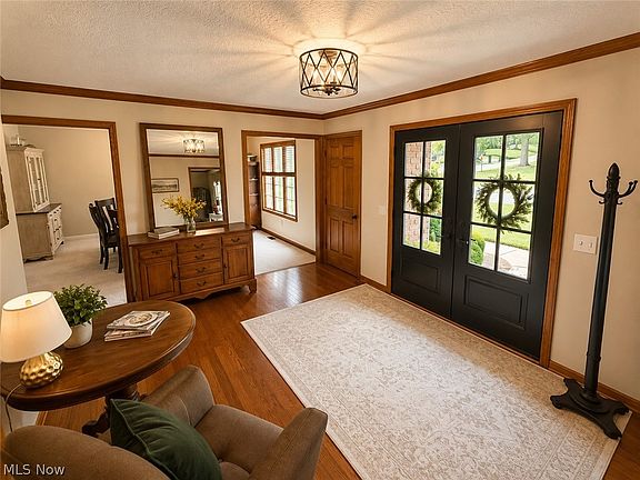 5th image of 6834 Harbor Dr NW