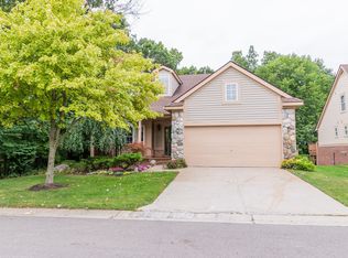 31005 Tanglewood Dr, Novi, MI 48377