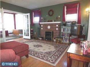 904 Broad St, Collingdale, PA 19023