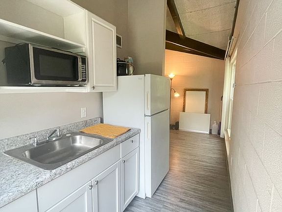 4th image of 1913 Anderson Ave APT 202