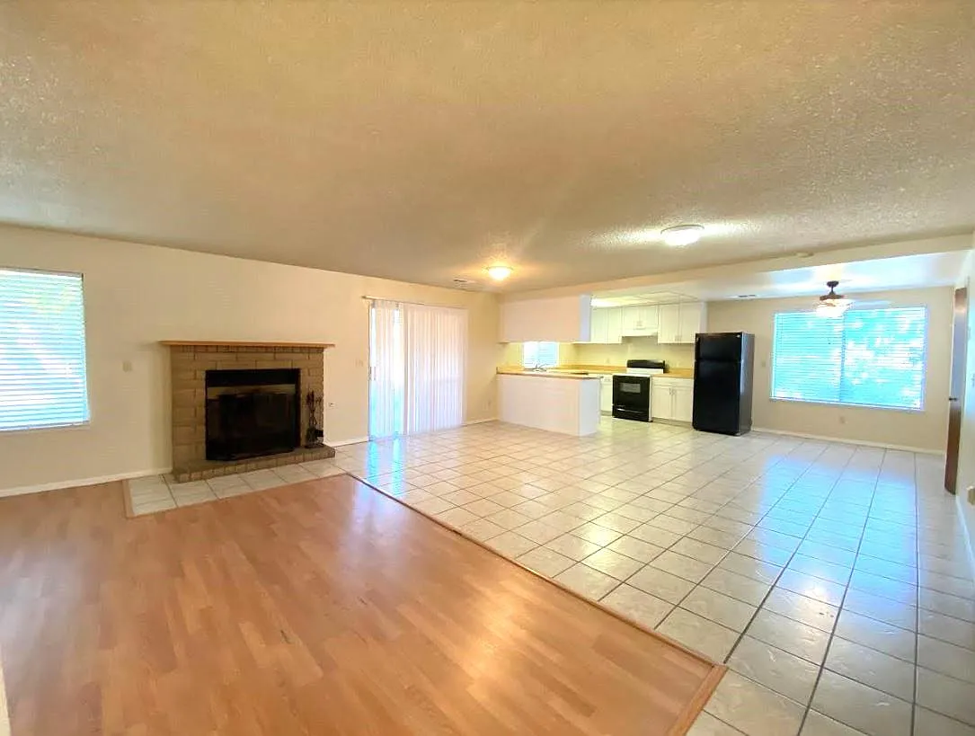 3 bed, 1424 sqft, $2,000 — Photo 4