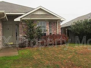 609 Fossil Hill Dr, Arlington, TX 76002