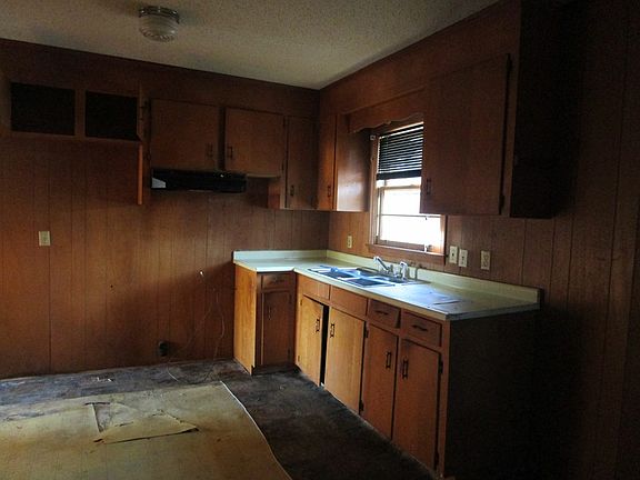 3rd image of 110 Glencrest Ct