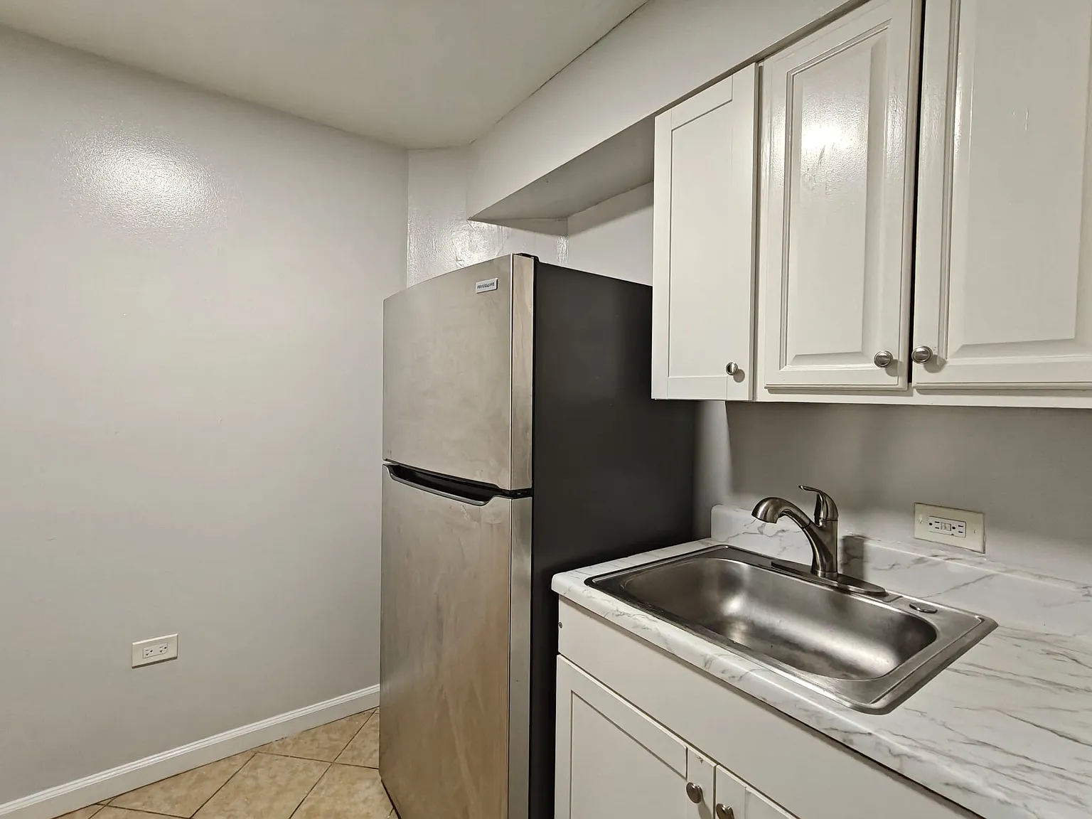 East Germantown's Next Hot 1-Bedroom! — Photo 3