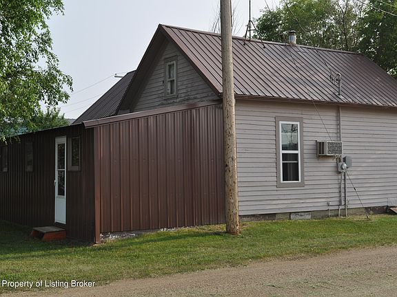 3rd image of 214 1st Ave E