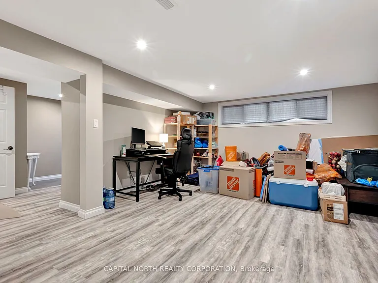 2092 Marine Dr — Photo 19