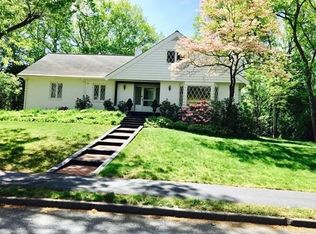 4 Wedgwood Rd, Wellesley, MA 02481
