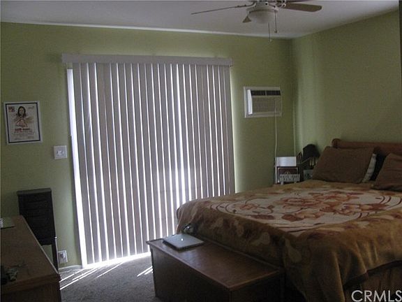 Huge Master bedroom with en suite bath