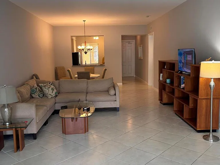 6 Harbour Isle Dr E #205 — Photo 12