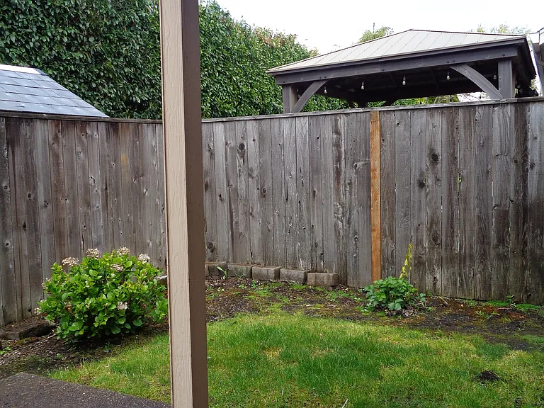 6439 Robin Hood St SE — Photo 37