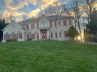 3600 Vale Station Rd, Oakton, VA 22124