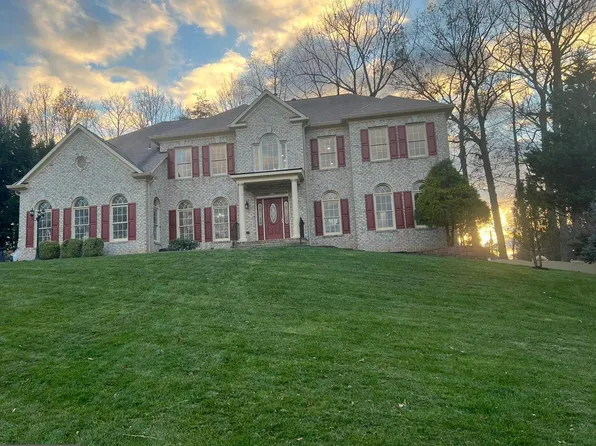 3600 Vale Station Rd, Oakton, VA 22124