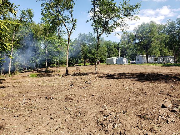 2nd image of 803 Lee Hopkins Dr