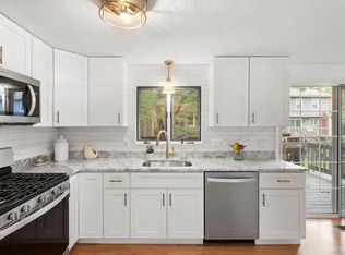 56 Heritage Dr, Tewksbury, MA 01876