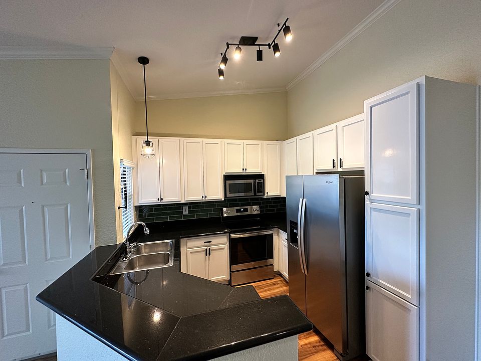 1st image of 78650 Avenue 42 APT 1912
