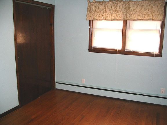 5th image of 2312 W 73rd Ave