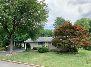 6 Knollwood Rd, Holmdel, NJ 07733