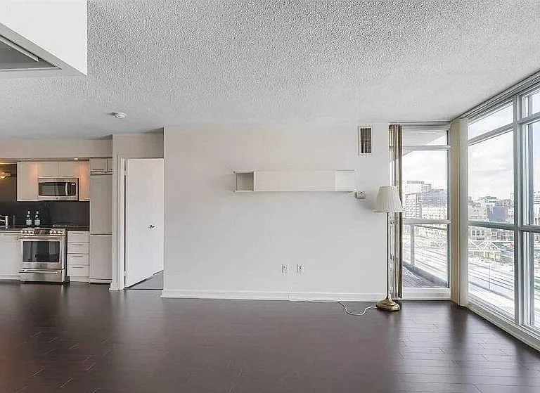 25 Capreol Ct #21105 — Photo 4