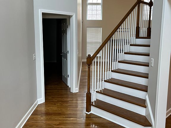 2nd image of 111 Chesapeake Harbor Blvd