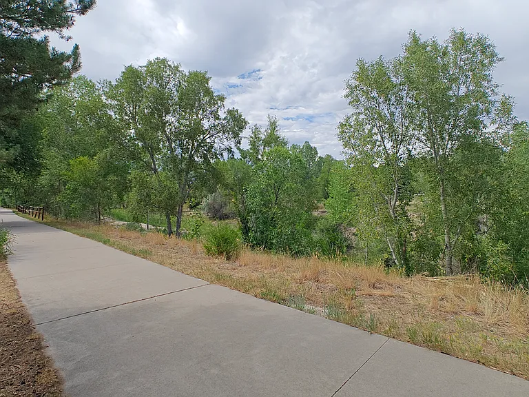 6685 Brook Park Dr — Photo 24