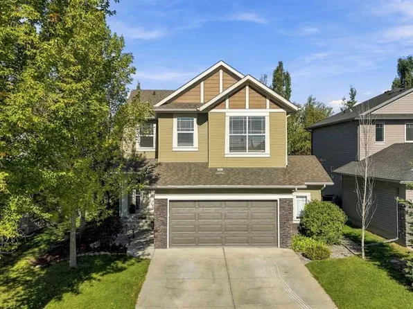 38 SE Drake Landing Dr, Okotoks, AB T1S 0B9