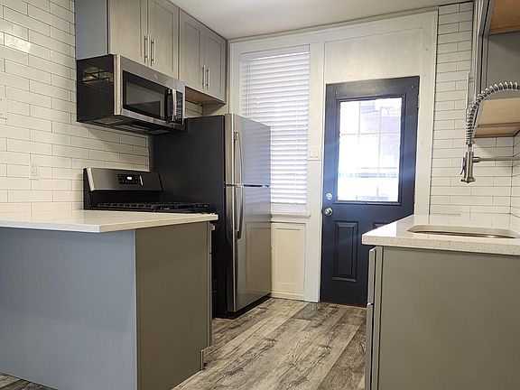 5th image of 1007 Art Hill Pl APT 1S
