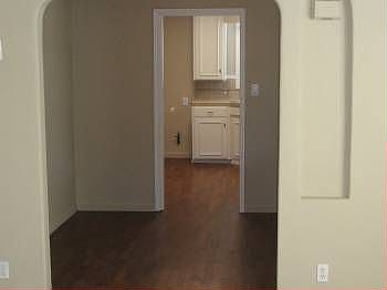 4th image of 2632 N Buena Vista Ave
