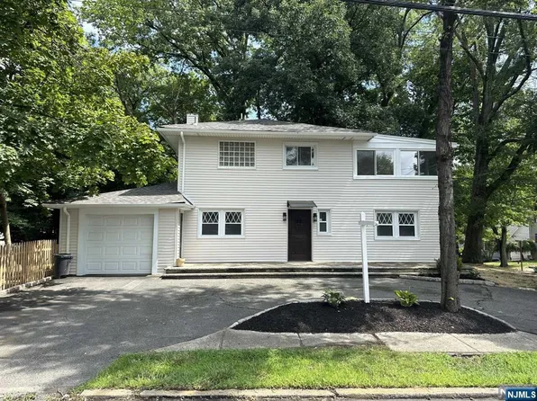 180 Kinderkamack Rd, Hillsdale, NJ 07642