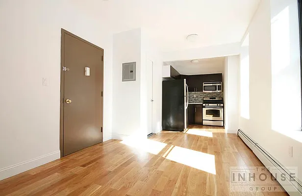 Rented by The InHouse Group | media 32