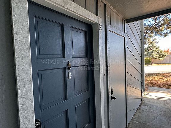 4th image of 2380 E Geddes Ave