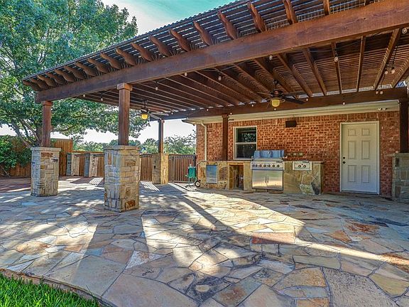 3rd image of 7405 Wembley Ct