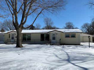 1208 Walnut St, Yankton, SD 57078