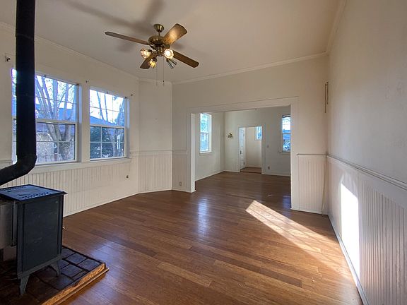 5th image of 324 W Blake St