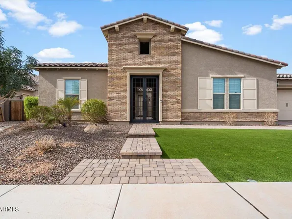 2072 E TRIGGER Way, Gilbert, AZ 85297