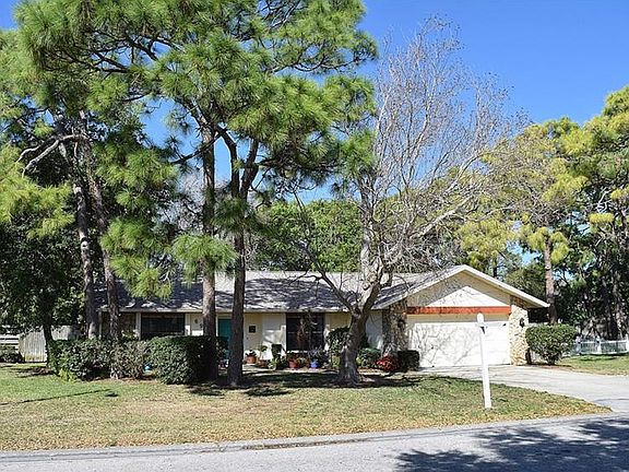 3rd image of 6908 Heritage Ln
